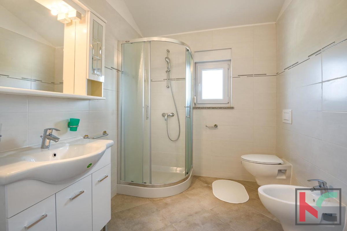 Istra, okolica Poreča, vila z bazenom 160 m2 na mirni lokaciji, #prodaja