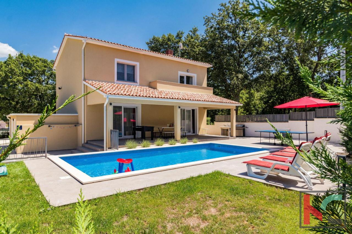 Istra, Svetvinčenat, počitniška hiša z bazenom in vrtom, mirna lokacija, #prodaja