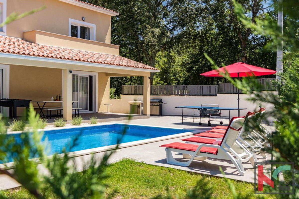 Istra, Svetvinčenat, počitniška hiša z bazenom in vrtom, mirna lokacija, #prodaja