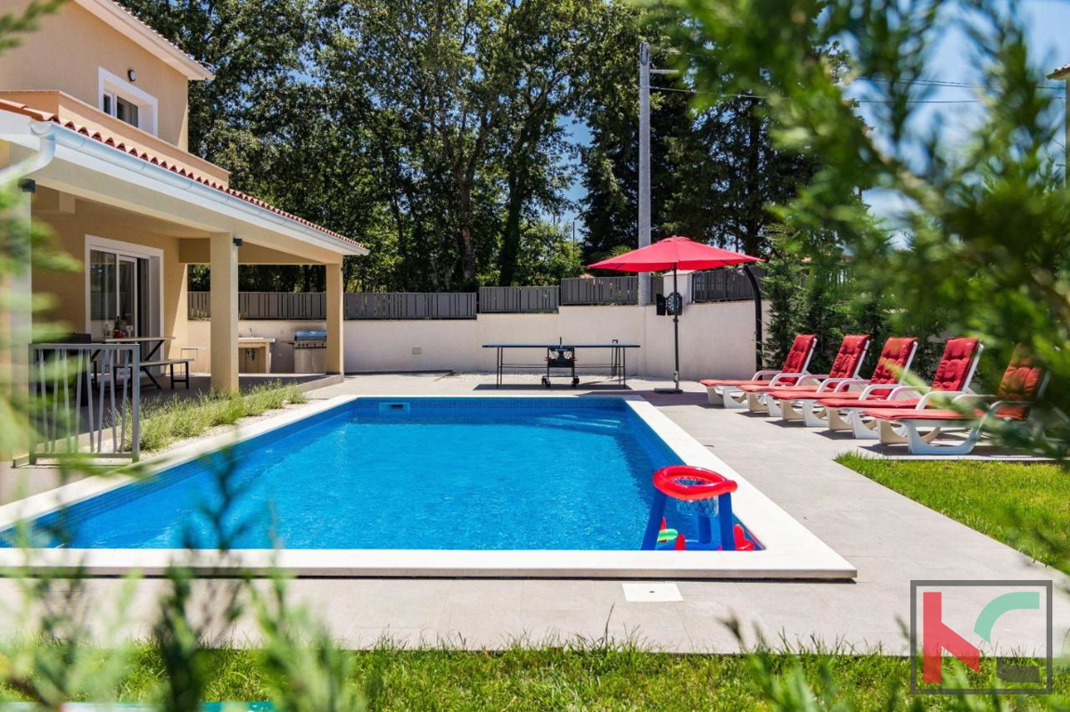 Istra, Svetvinčenat, počitniška hiša z bazenom in vrtom, mirna lokacija, #prodaja