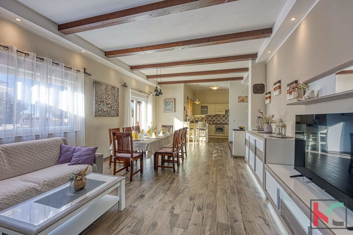 Istra, Loborika, hiša z bazenom in urejenim vrtom 745 m2, #prodaja