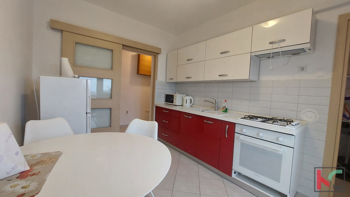 Pula, Center, apartma 54, 46 m2 s pogledom na morje in Areno, #prodamo