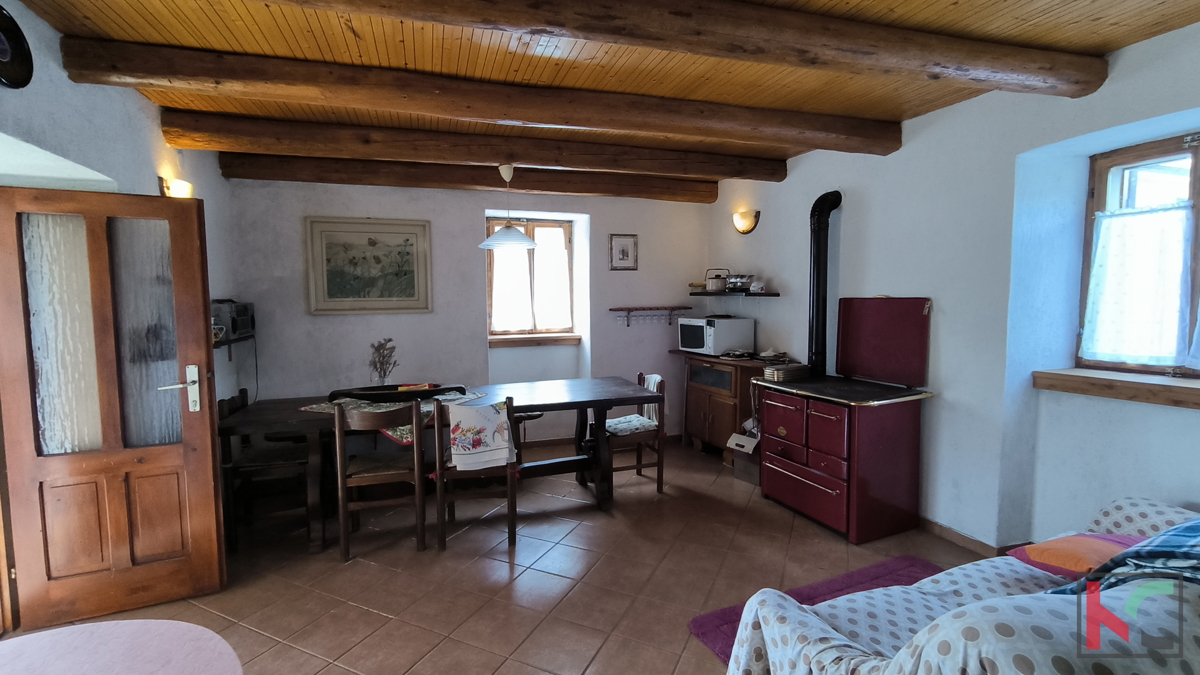 ISTRA, LANIŠĆE, RENOVIRANA HIŠA NA OBRONCIH ĆIĆARIJE #PRODAJA