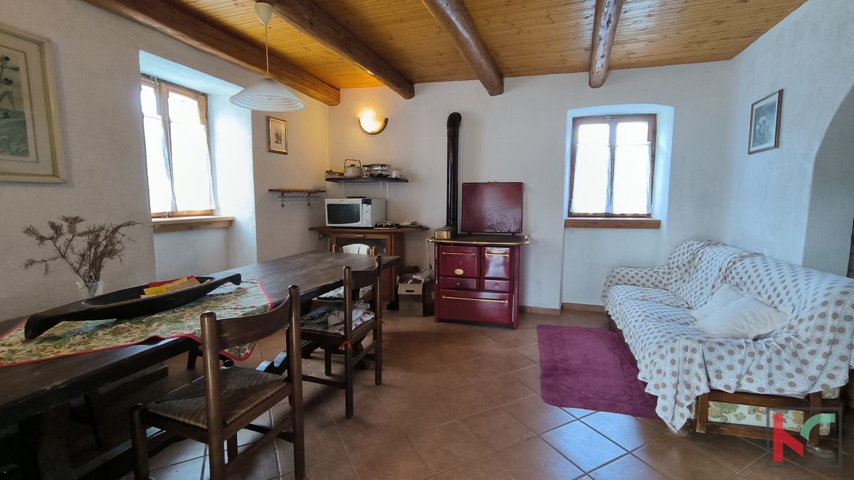 ISTRA, LANIŠĆE, RENOVIRANA HIŠA NA OBRONCIH ĆIĆARIJE #PRODAJA