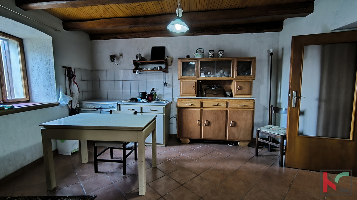 ISTRA, LANIŠĆE, RENOVIRANA HIŠA NA OBRONCIH ĆIĆARIJE #PRODAJA