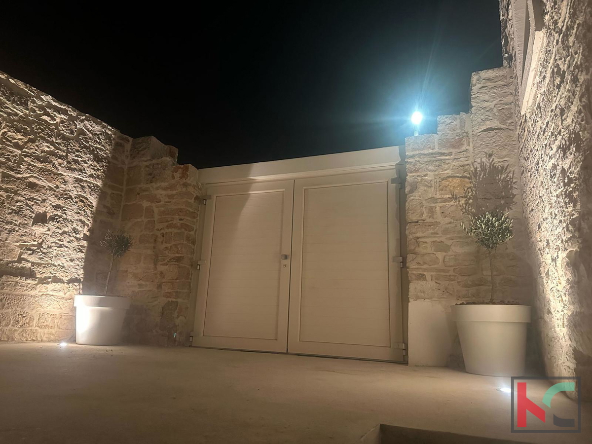 TINJAN, POPOLNOMA RENOVIRANA AVSTRO-OGRSKA HIŠA S BAZENOM IN FINSKO SAVNO, #PRODAJA