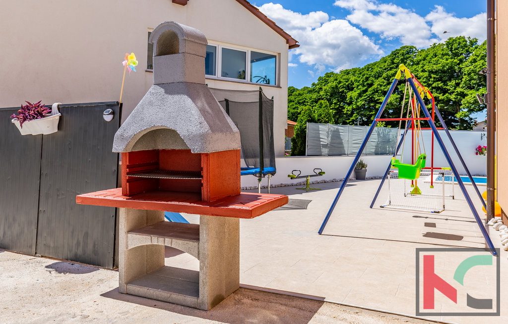 Istra, Marčana, nova hiša z bazenom za počitnice ali družinsko življenje, 4 spalnice, odlična lokacija