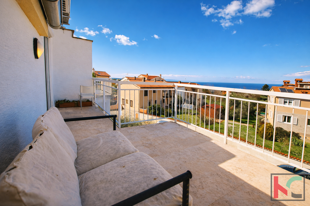 POREČ, STANOVANJE S POGLEDOM NA MORJE #PRODAJA