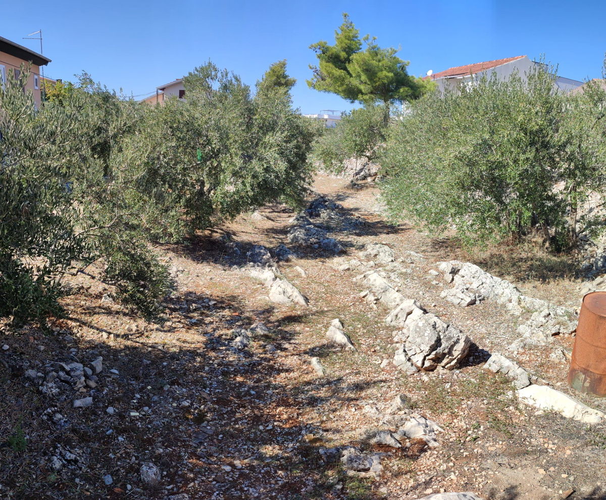 Vodice, gradbeno zemljišče nedaleč od centra