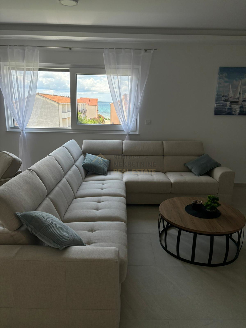 PRIVLAKA, NOVOGRADNJA, (PENTHOUSE) - POPOLNOMA OPREMLJENO