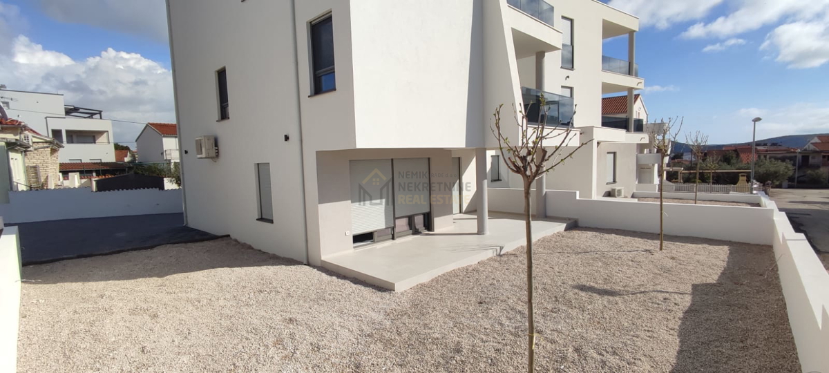 VODICE, NOVOGRADNJA, DVOSOBNO STANOVANJE V 2. NADSTROPJU, POGLED NA MORJE