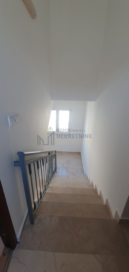 Vodice, dvosobni apartma s teraso