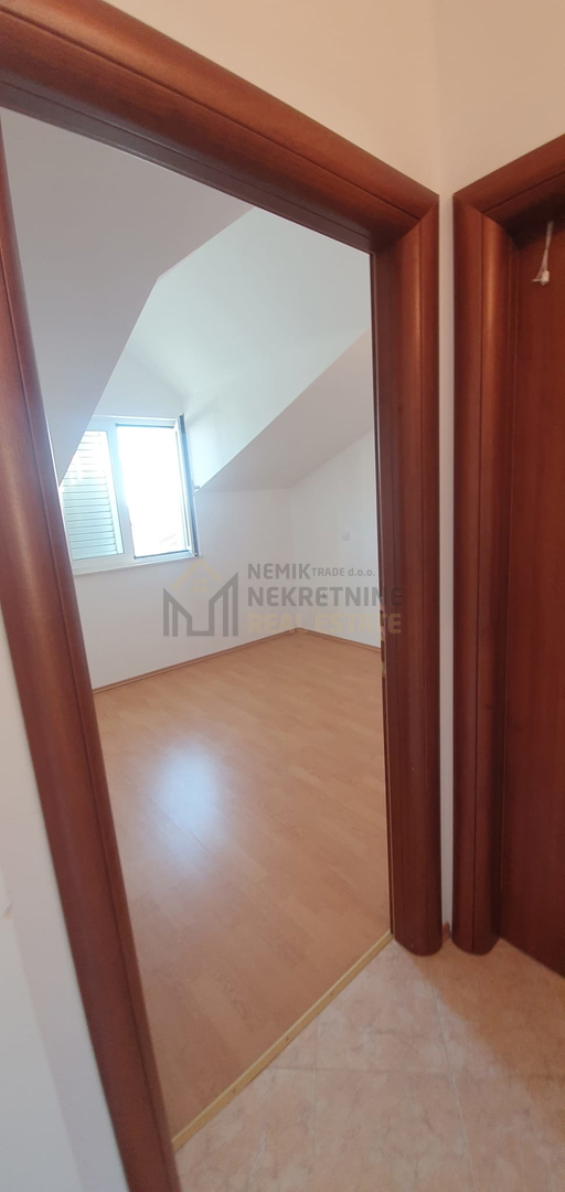 Vodice, dvosobni apartma s teraso