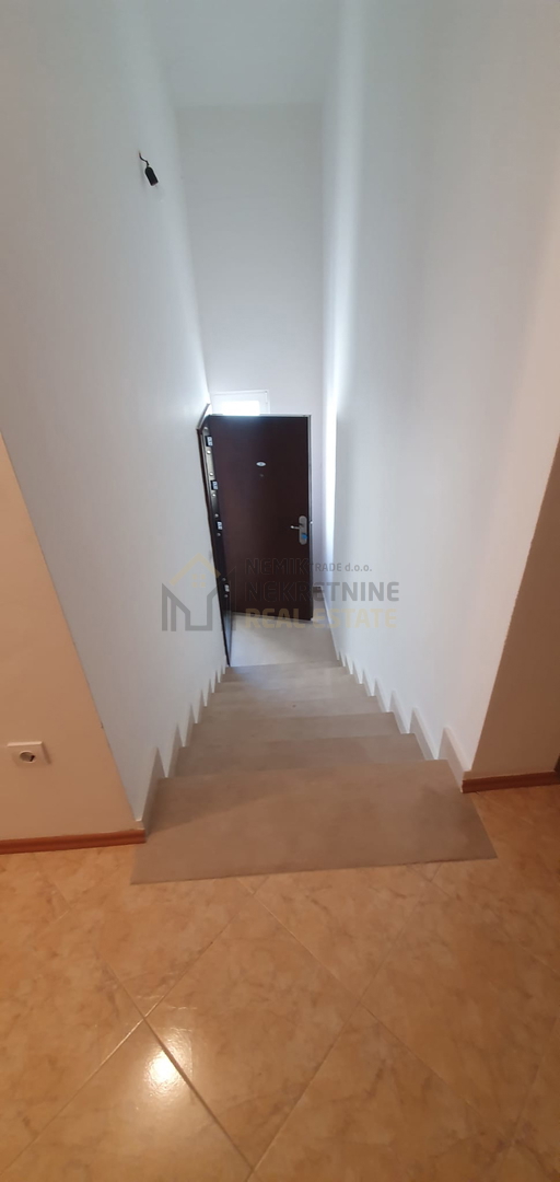 Vodice, dvosobni apartma s teraso