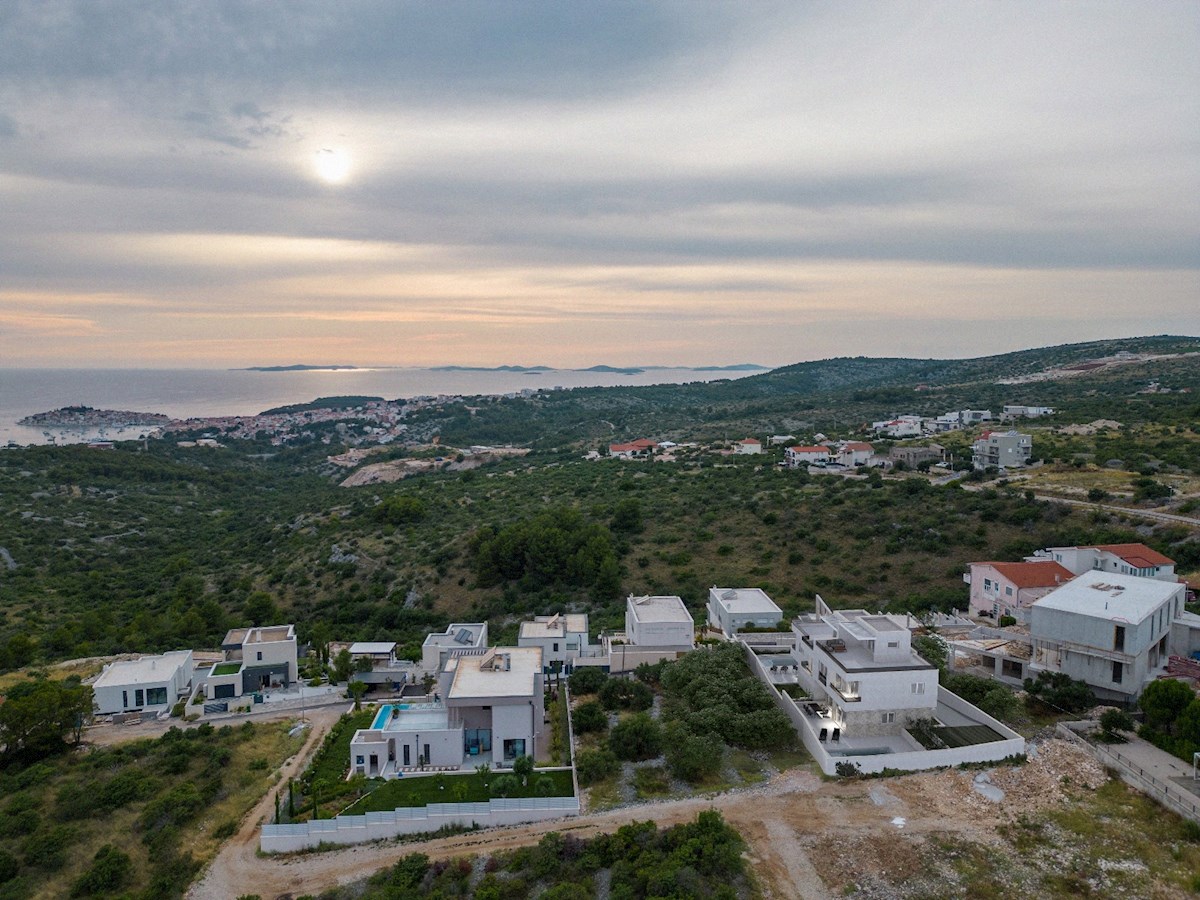 Hiša dvojček z edinstvenim pogledom na morje