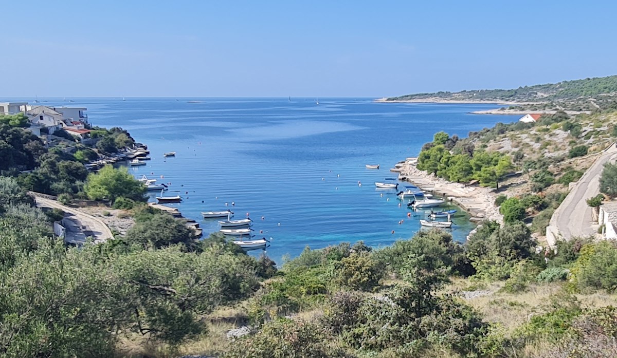 Parcela na hribu s pogledom na morje