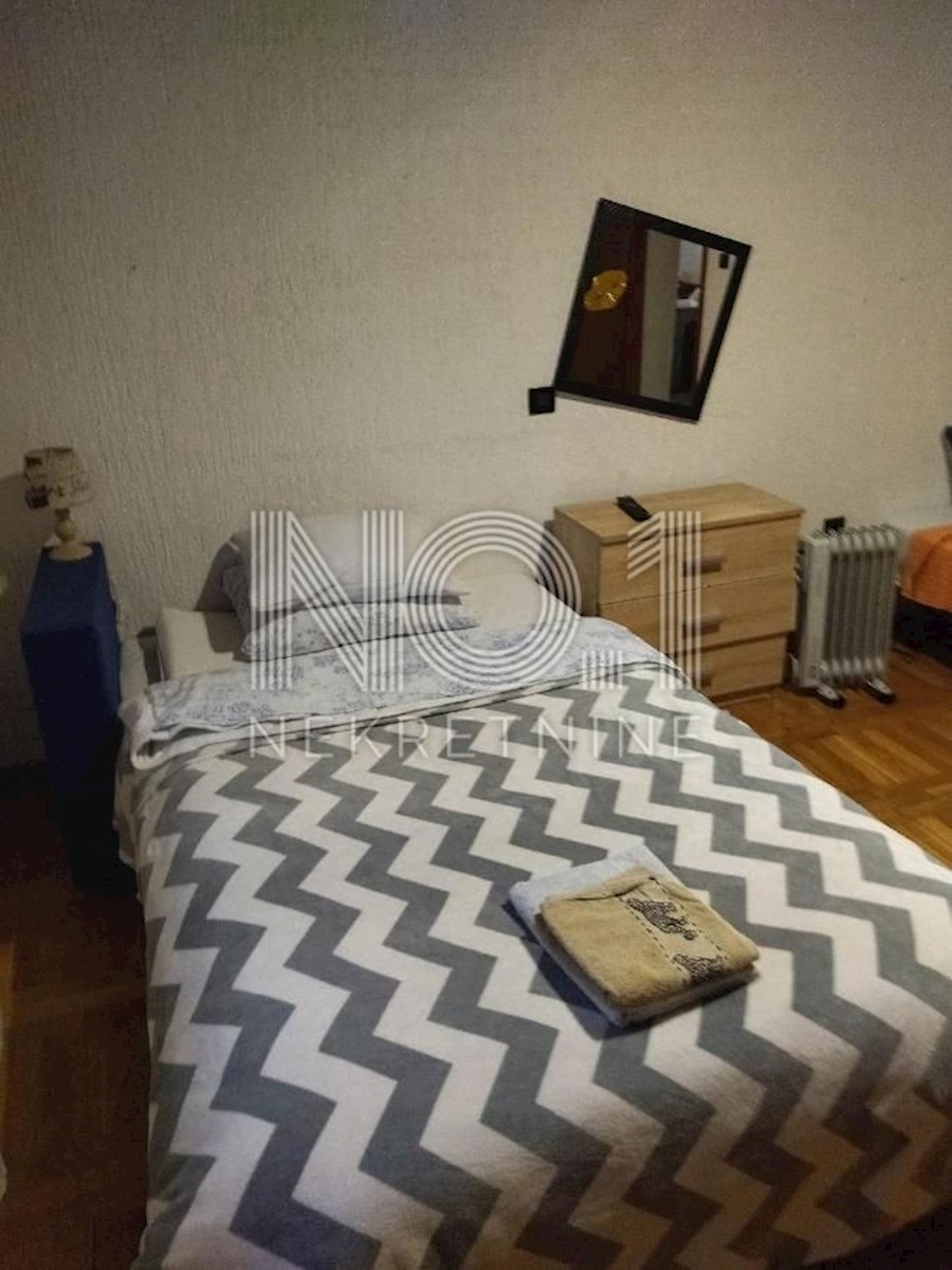 Podmurvice/Mlaka - prodamo etažo v centru mesta