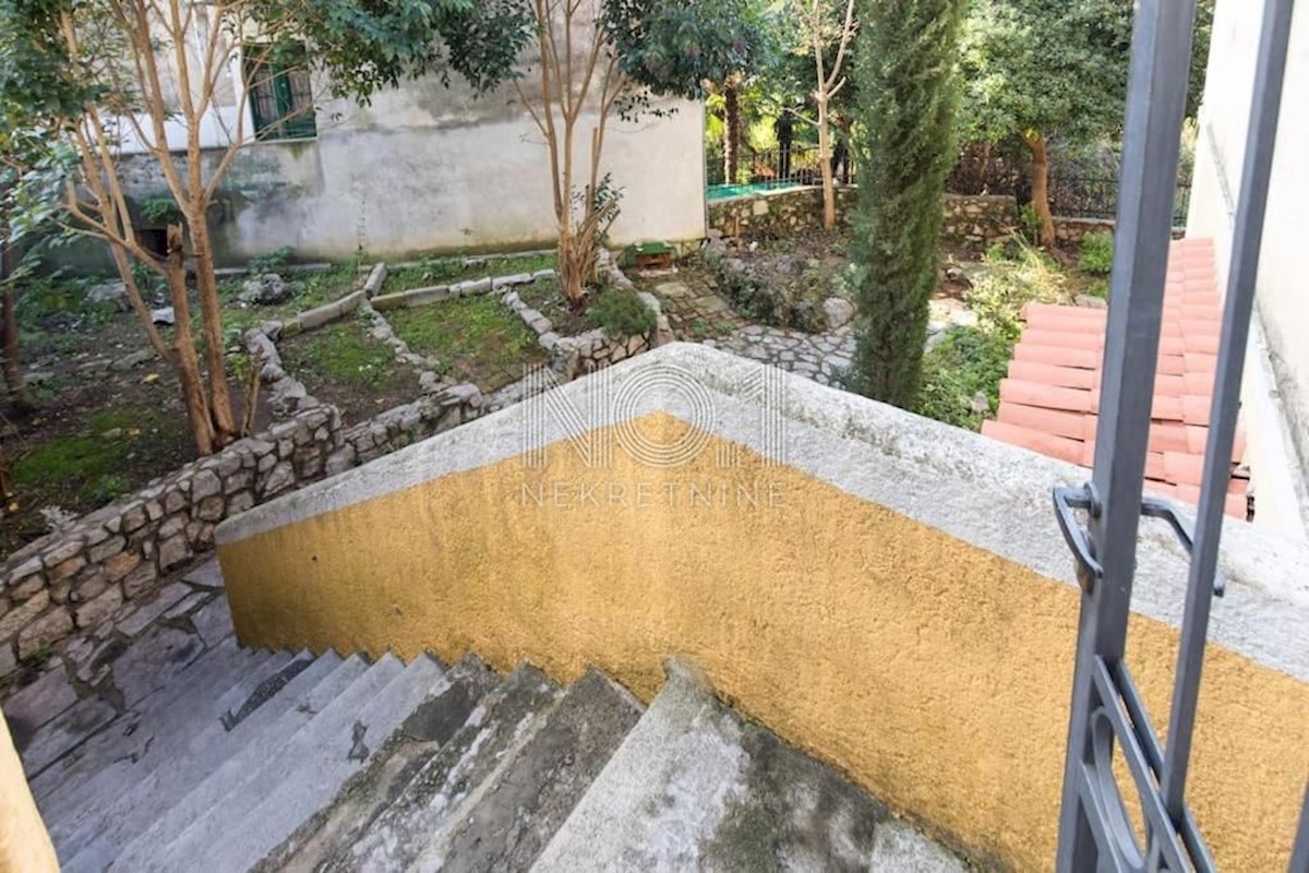 Podmurvice/Mlaka - prodamo etažo v centru mesta