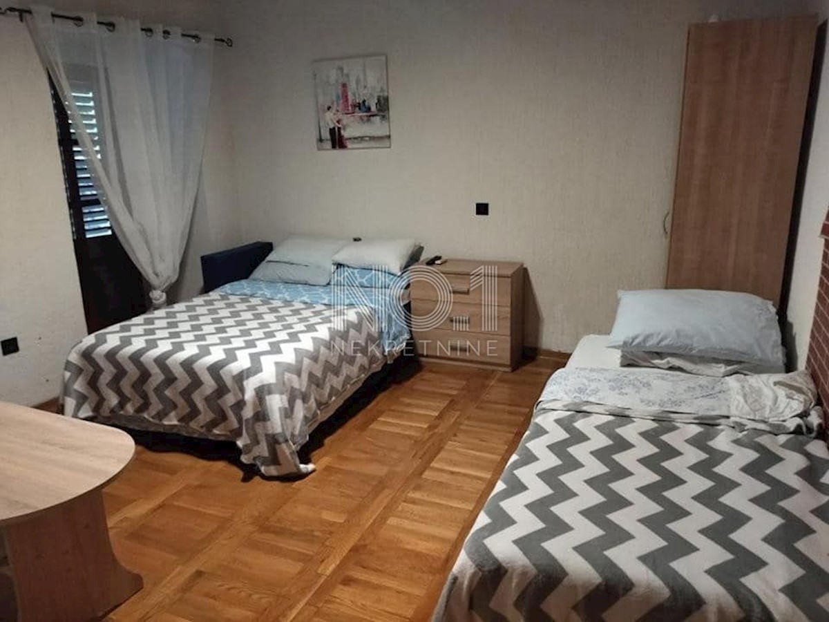 Podmurvice/Mlaka - prodamo etažo v centru mesta