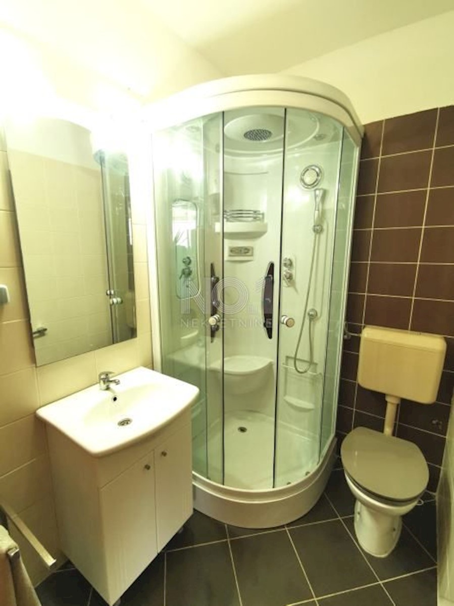 Njivice - Dva apartmaja na odlični lokaciji