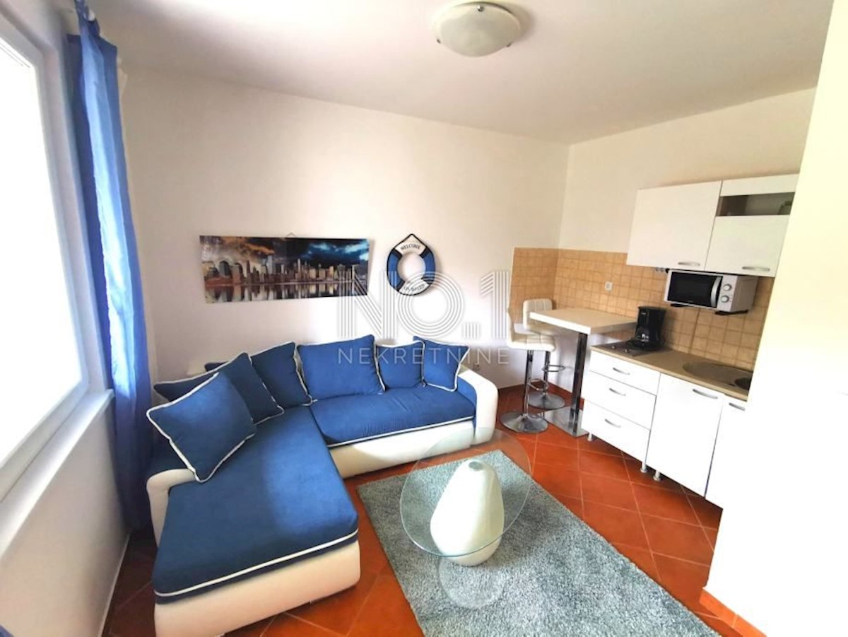 Njivice - Dva apartmaja na odlični lokaciji