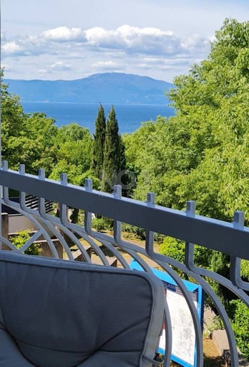 Njivice - Dva apartmaja na odlični lokaciji