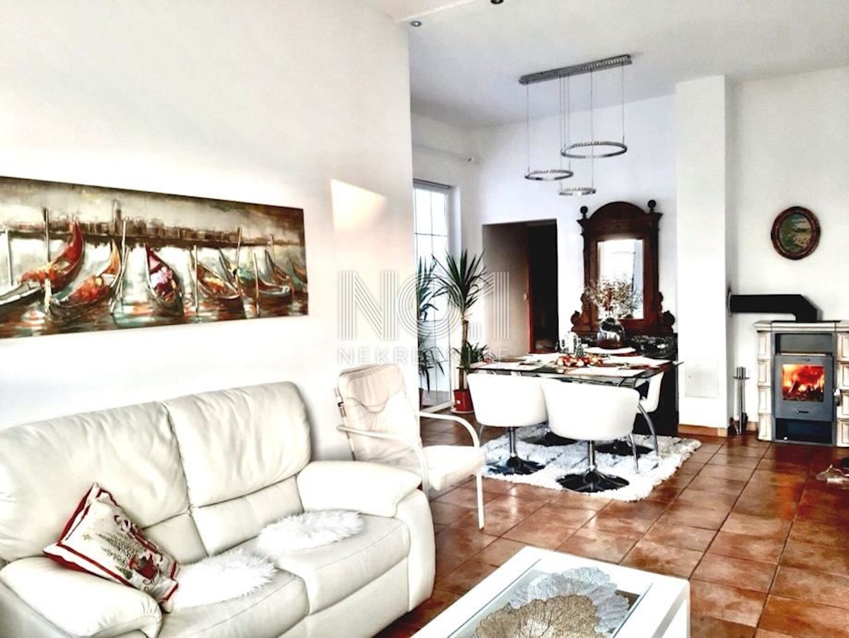 Njivice - Dva apartmaja na odlični lokaciji