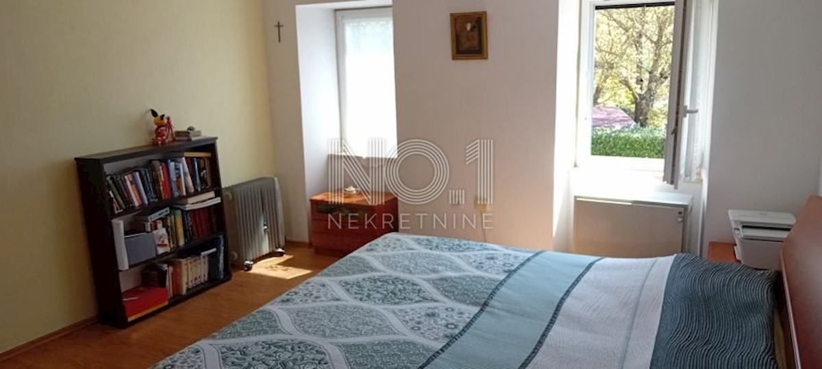 Permani - družinska hiša in gradbišče