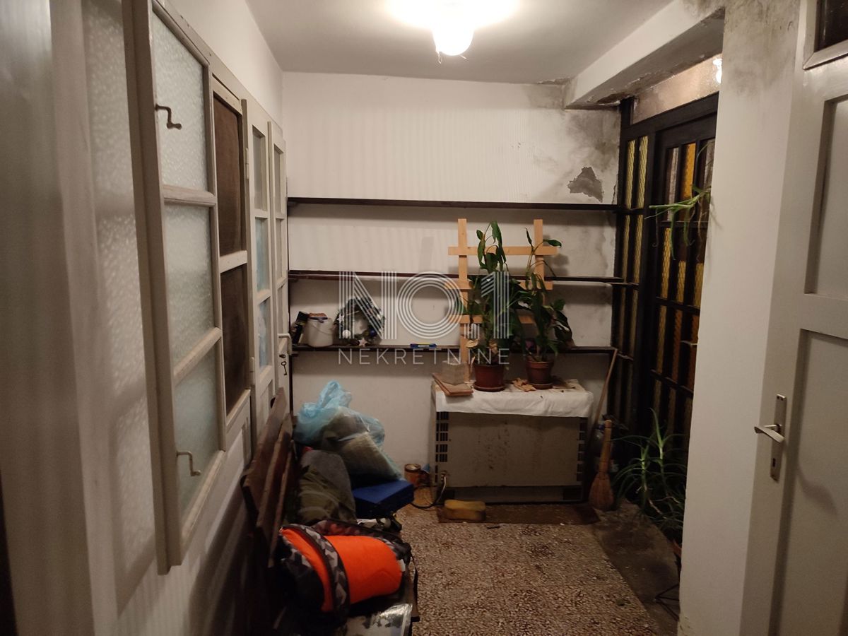 Kozala - prodaja stanovanja za adaptacijo