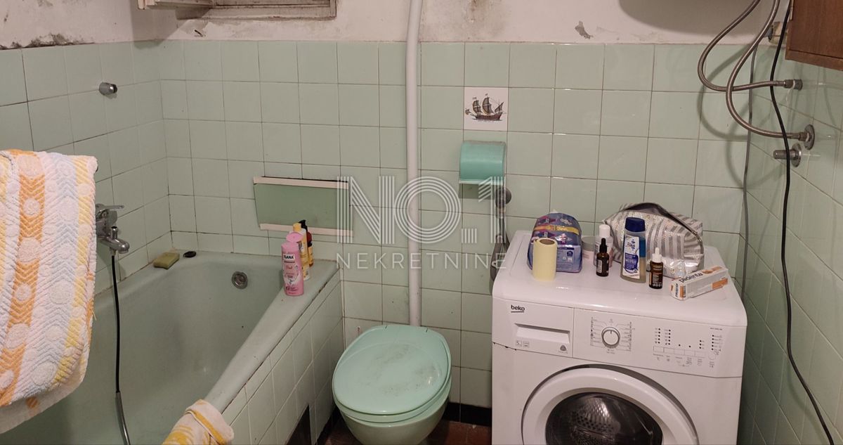 Kozala - prodaja stanovanja za adaptacijo