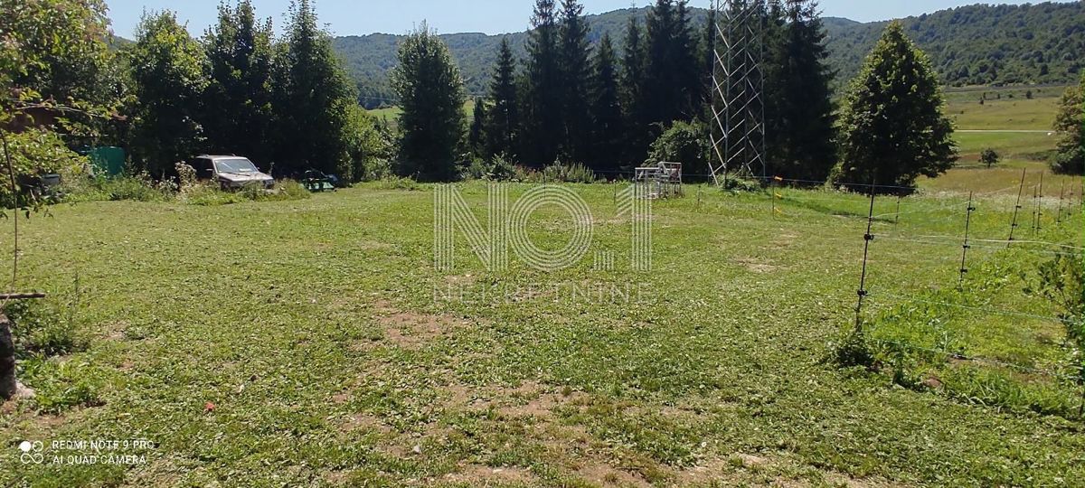 Delnice - prodaja družinske hiše z velikim vrtom