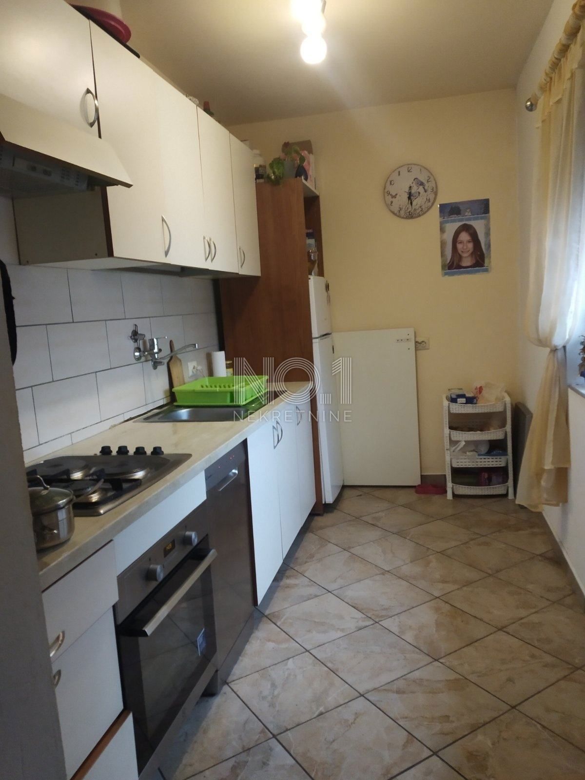 Delnice - prodaja družinske hiše z velikim vrtom