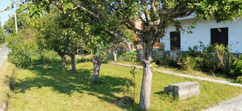 Podhum - prodaja hiše z vrtom