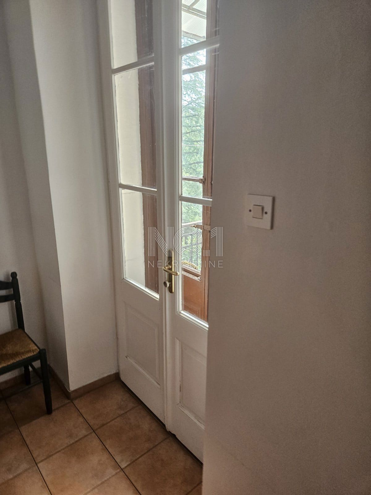 Pećine - vrhunski stan z razgledom na morje