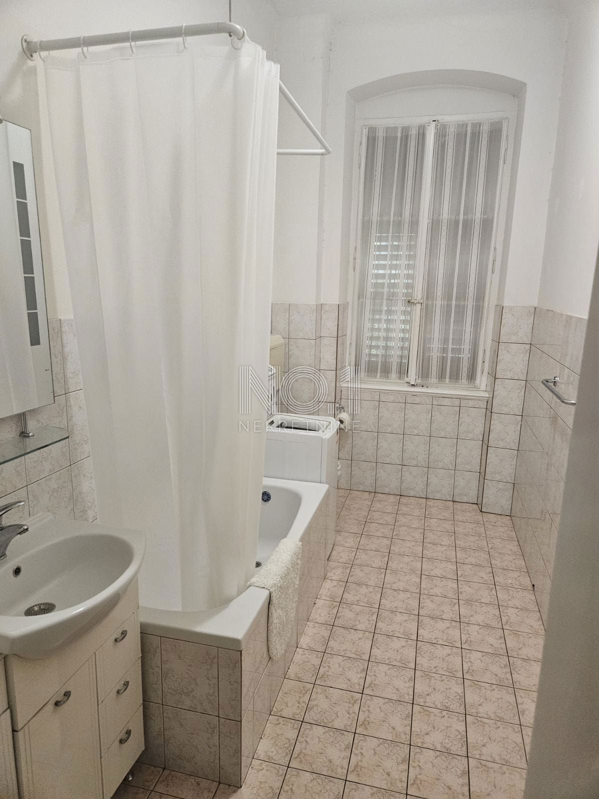 Pećine - vrhunski stan z razgledom na morje