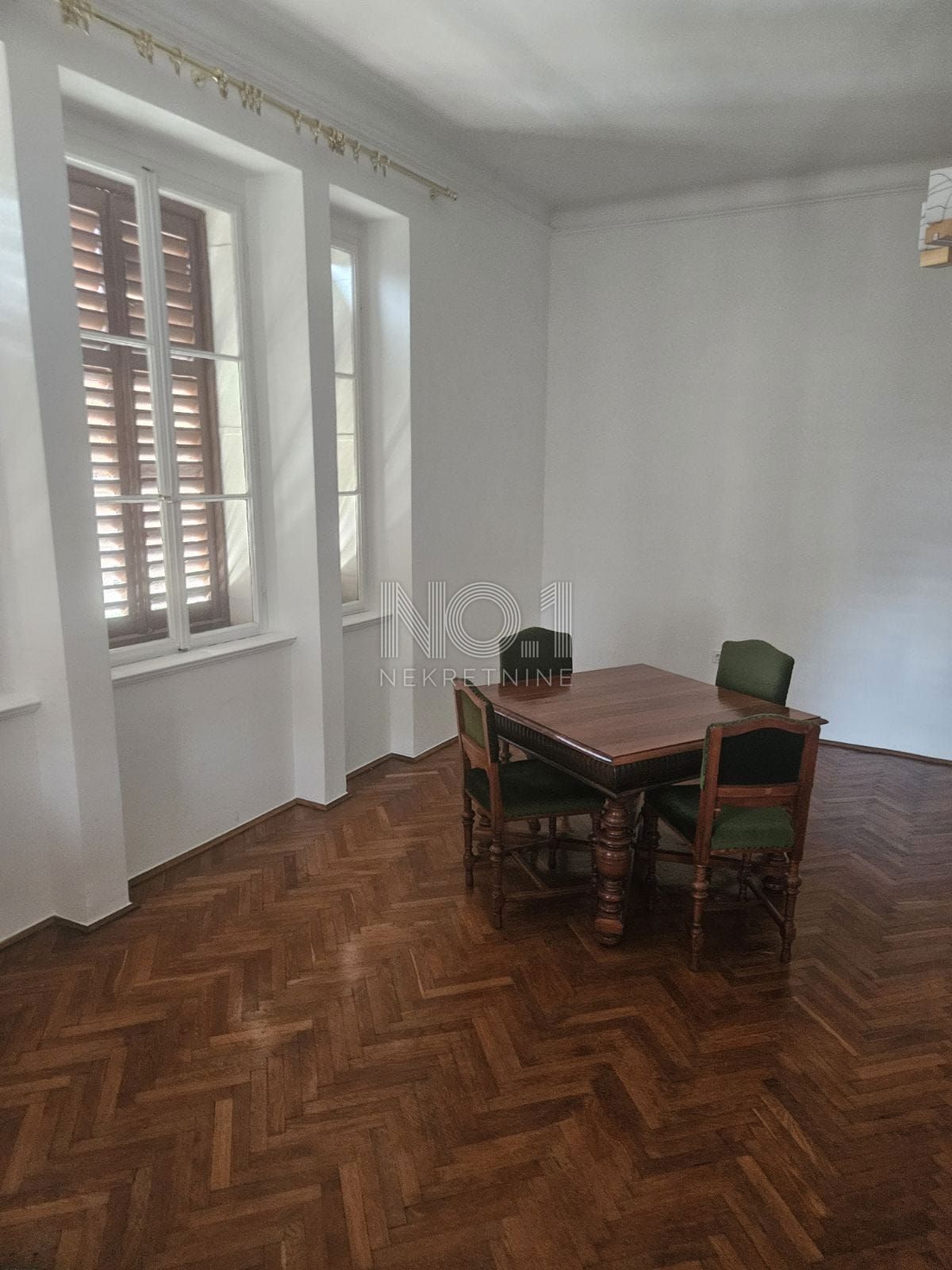 Pećine - vrhunski stan z razgledom na morje