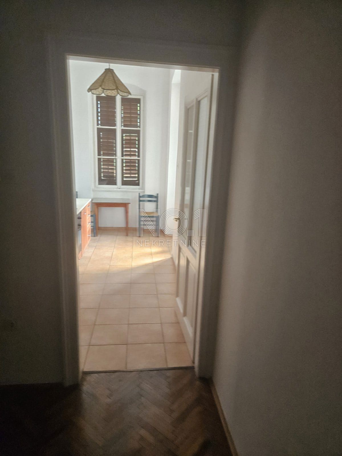 Pećine - vrhunski stan z razgledom na morje