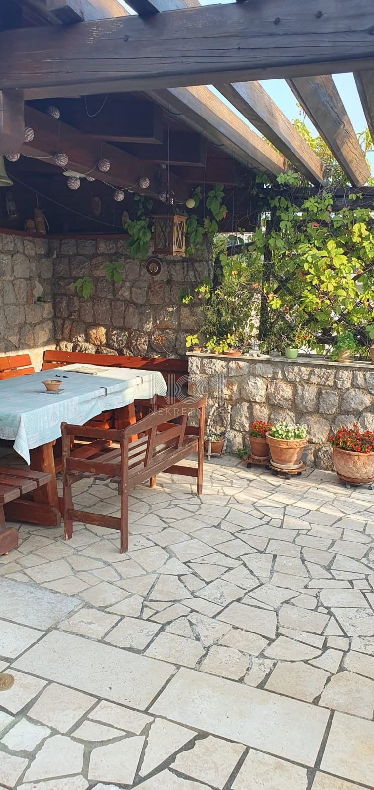 Klenovica - prodaja stanovanja s pogledom na morje