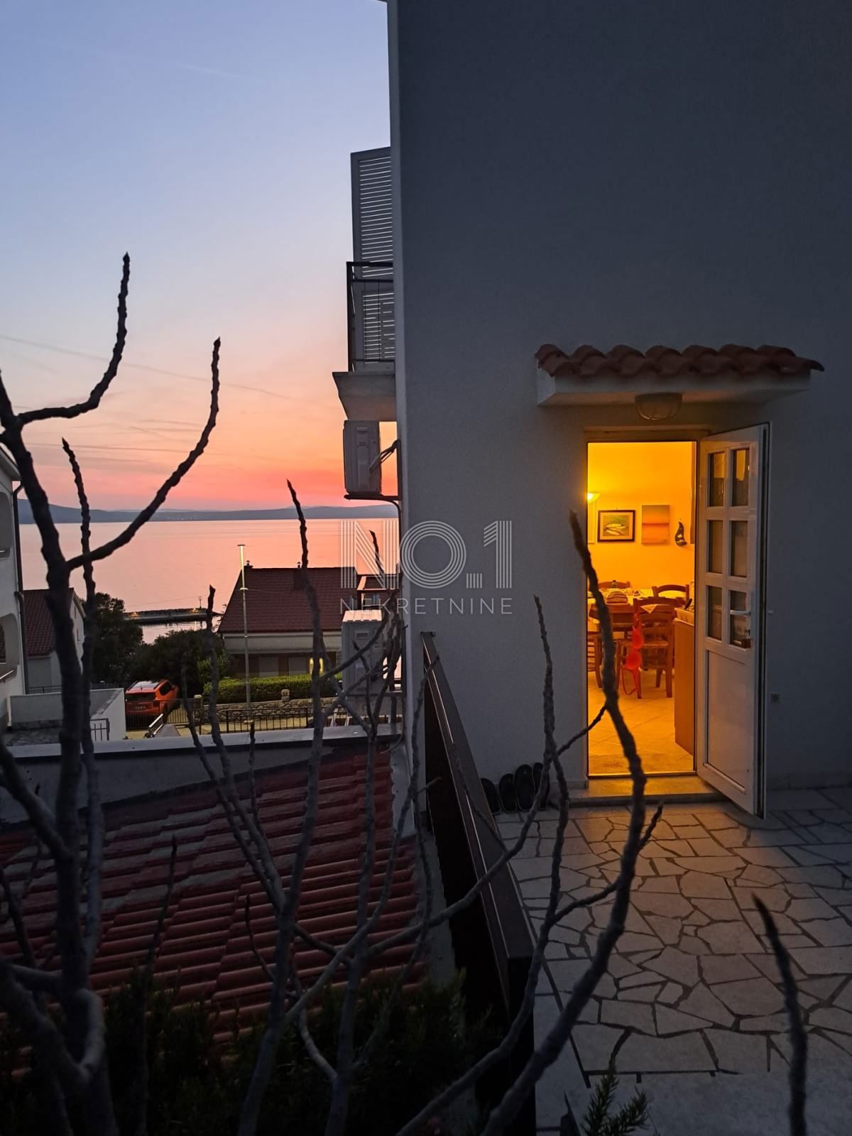 Klenovica - prodaja stanovanja s pogledom na morje