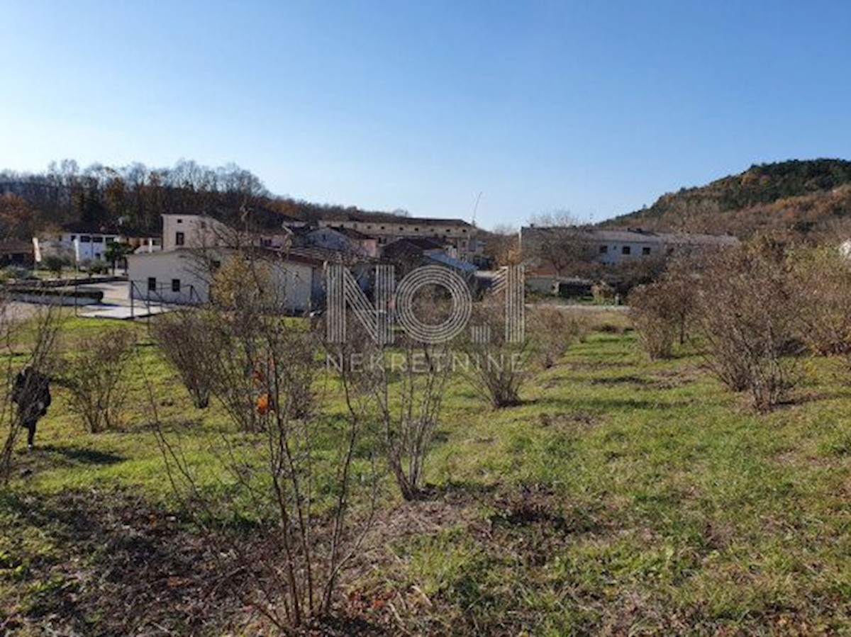 Livade - prodaja gradbenih stanovanjskih in poslovnih zemljišč