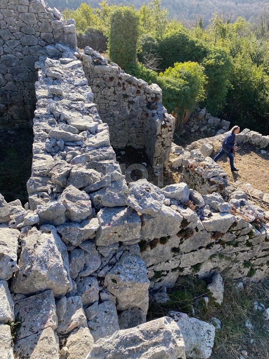 Brseč - prodaja zemljišča s projektom za turistični kompleks