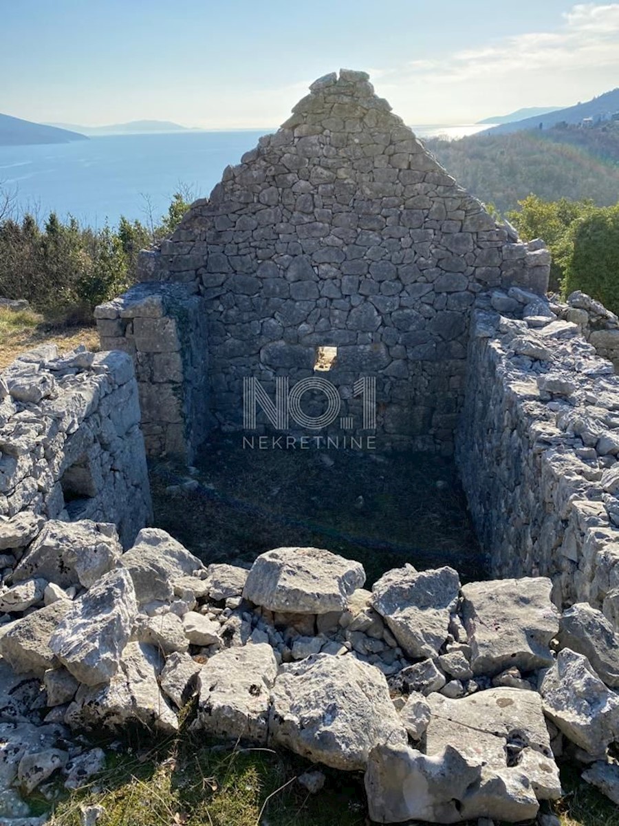 Brseč - prodaja zemljišča s projektom za turistični kompleks