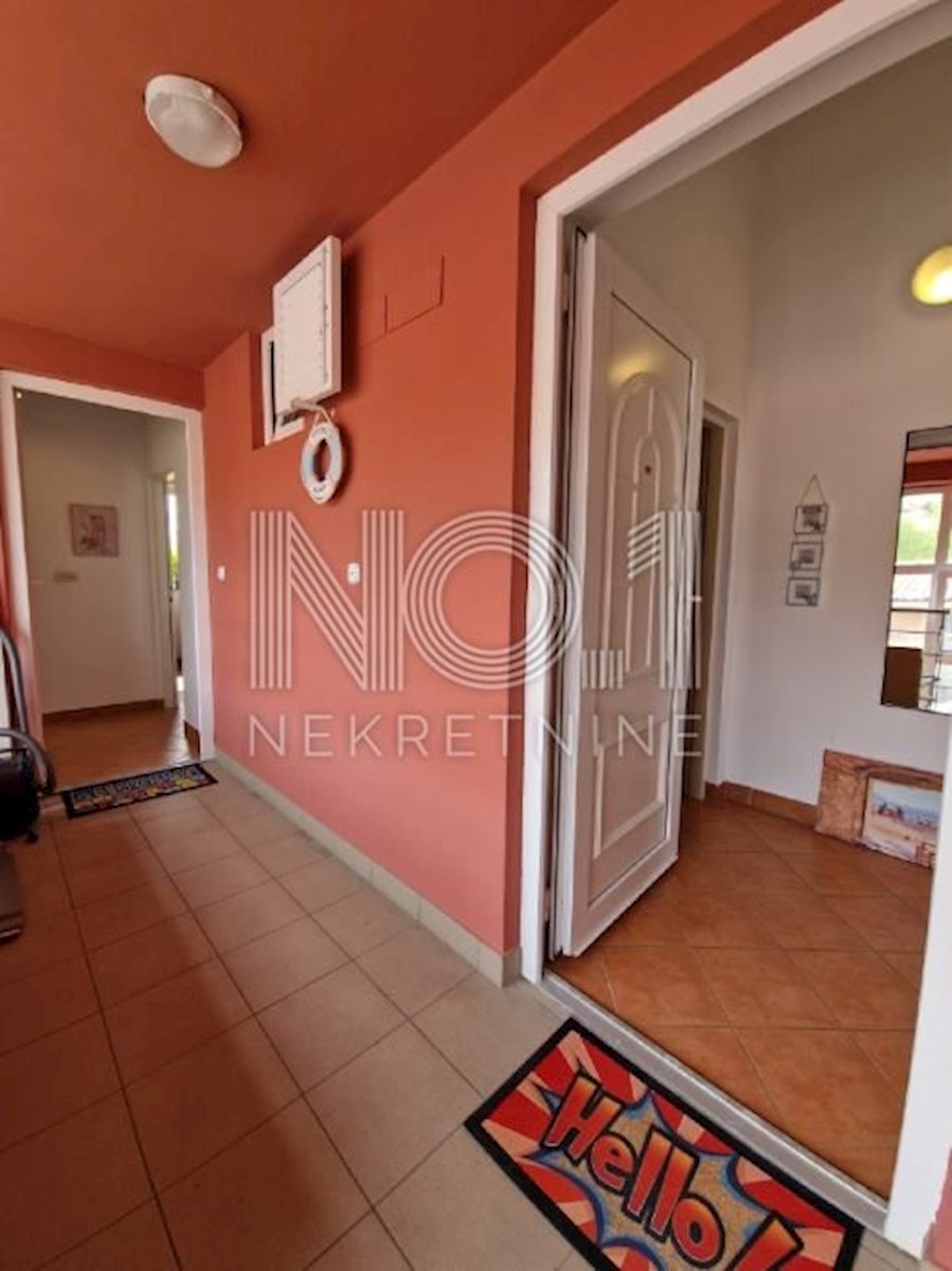 Pag - lepa 2 apartmaja s pogledom na morje
