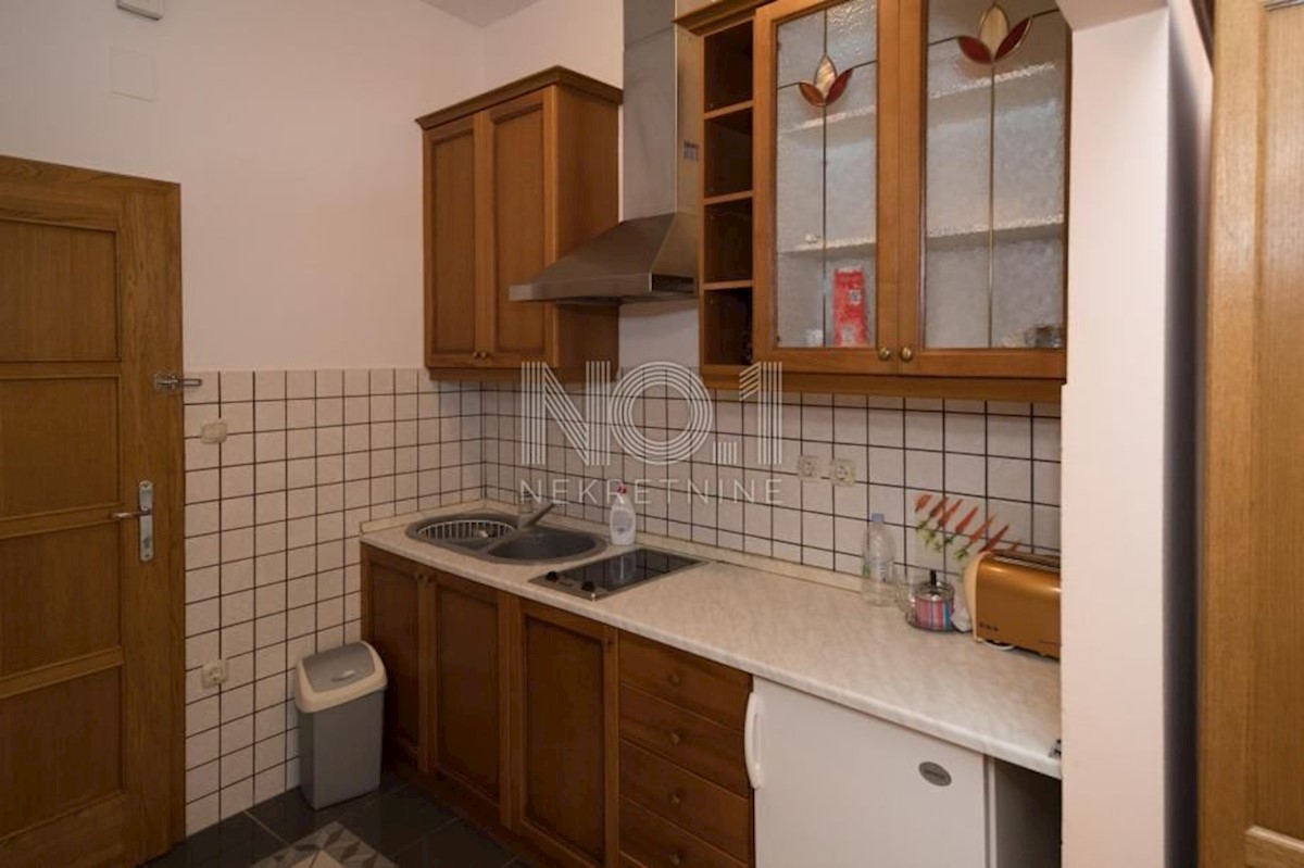 Crikvenica - odličen apartma, 1. red do morja!
