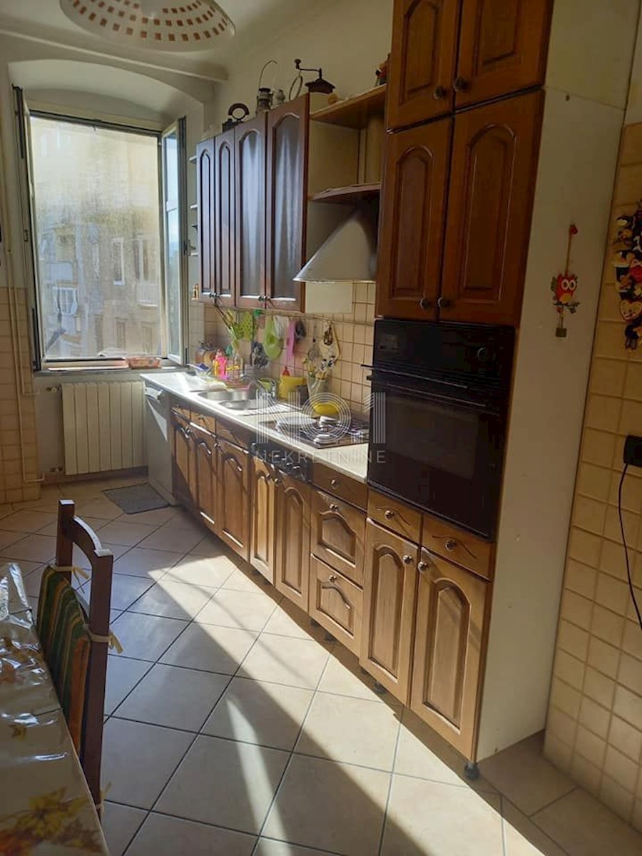 Rijeka, center - ugodno stanovanje za prodajo, za investicijo!