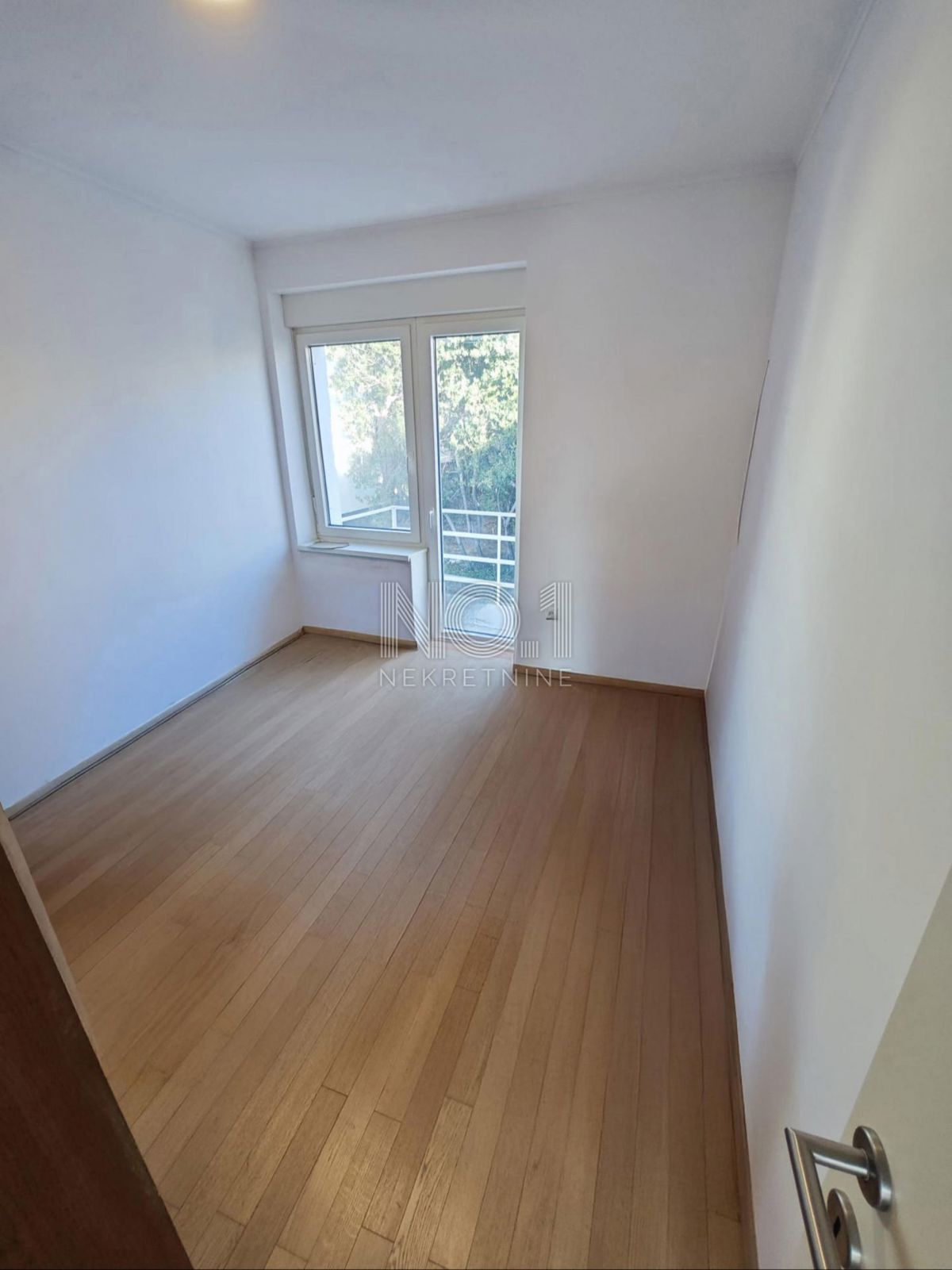 Crikvenica - prodaja apartma, 2. red od morja