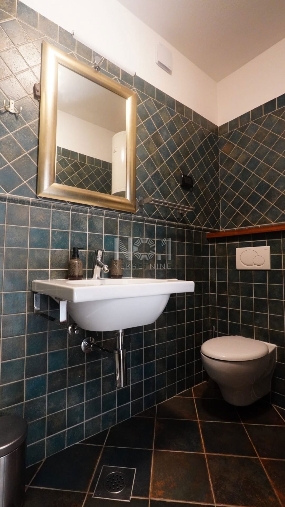 Rovinjsko selo - prodamo apartma na mirni lokaciji