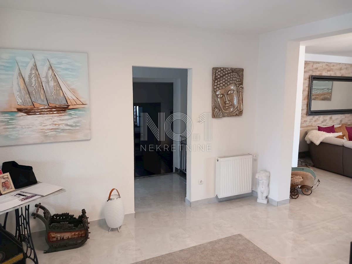 Okolica Poreča - prodamo hišo s 3 apartmaji