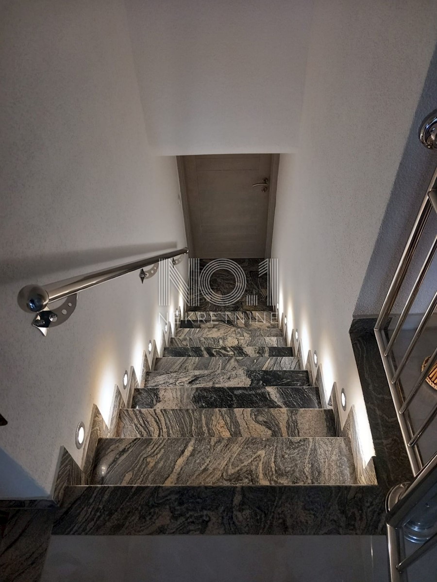 Okolica Poreča - prodamo hišo s 3 apartmaji