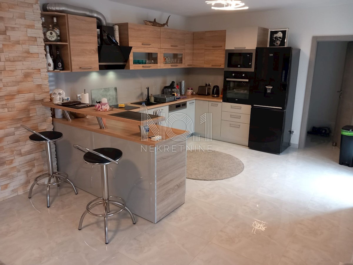 Okolica Poreča - prodamo hišo s 3 apartmaji